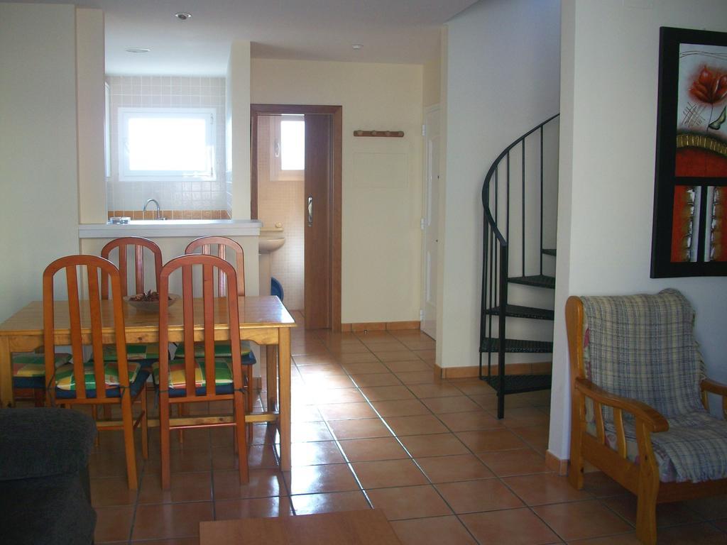 Apartamentos Par Tres - Oliva Nova חדר תמונה