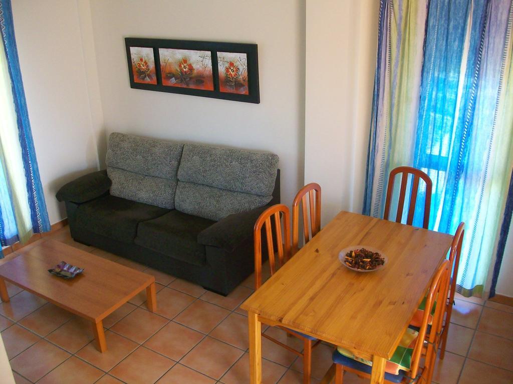 Apartamentos Par Tres - Oliva Nova מראה חיצוני תמונה